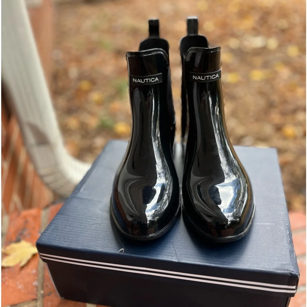 🆕. Nautical women’s Shayna  rain weather boot NWT Size 8